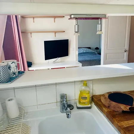 Quiet Apartment *
